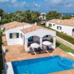 Descubre por qué alojarte en una villa privada es la mejor forma de vivir la isla más tranquila del Mediterráneo